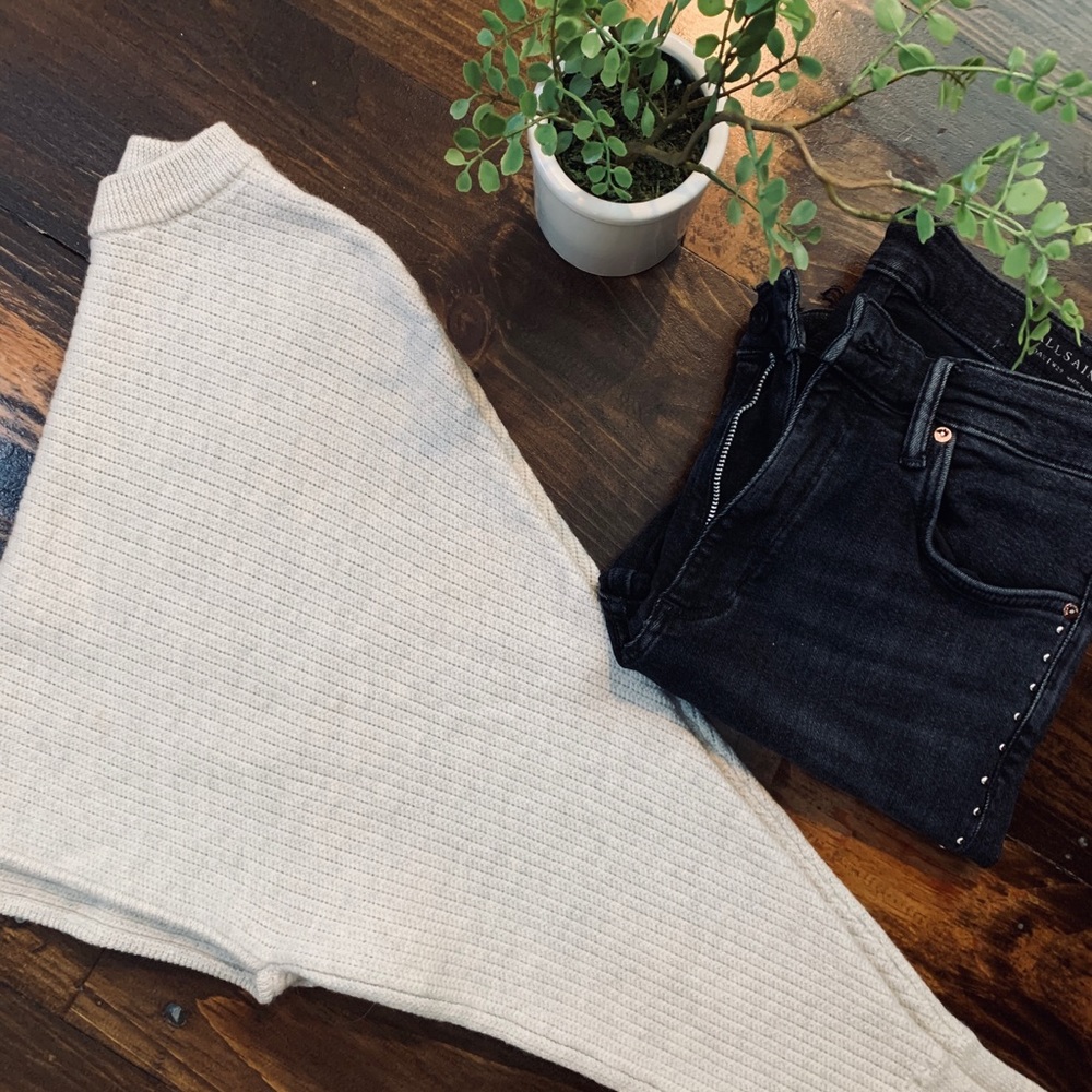 NWOT Aritzia crop sweater